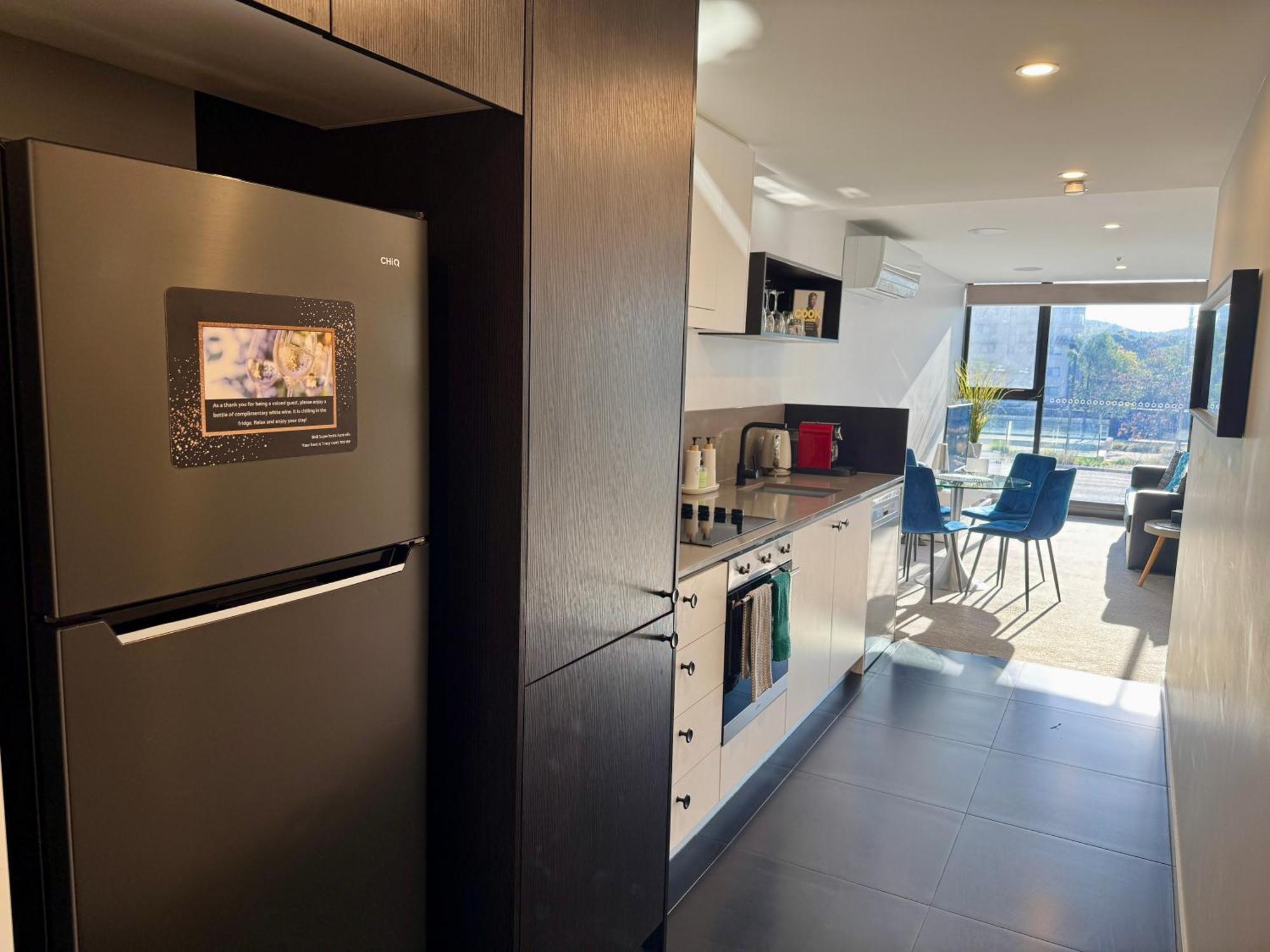 Midnight Luxe: Chic Braddon Apartment with Pool and Sauna Canberra Exterior photo